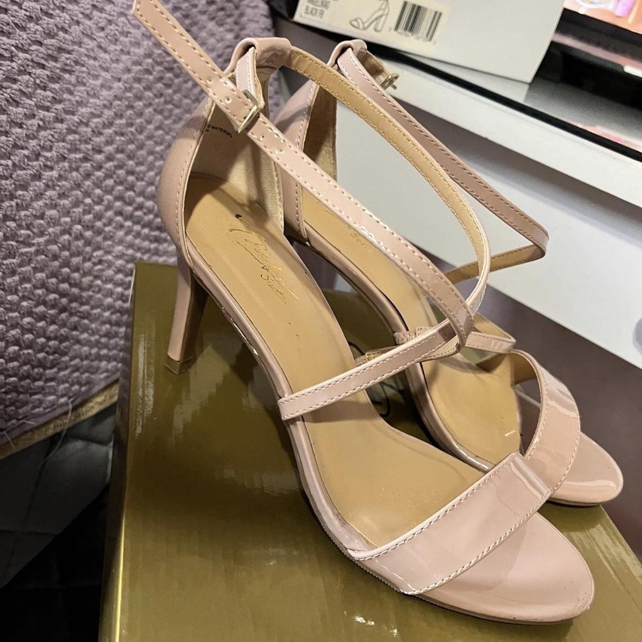 Macys hot sale nude pumps