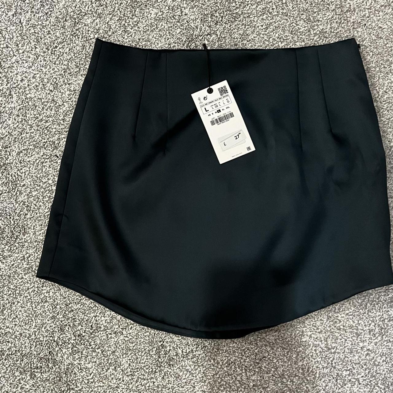 Zara Women's Green Skirt | Depop