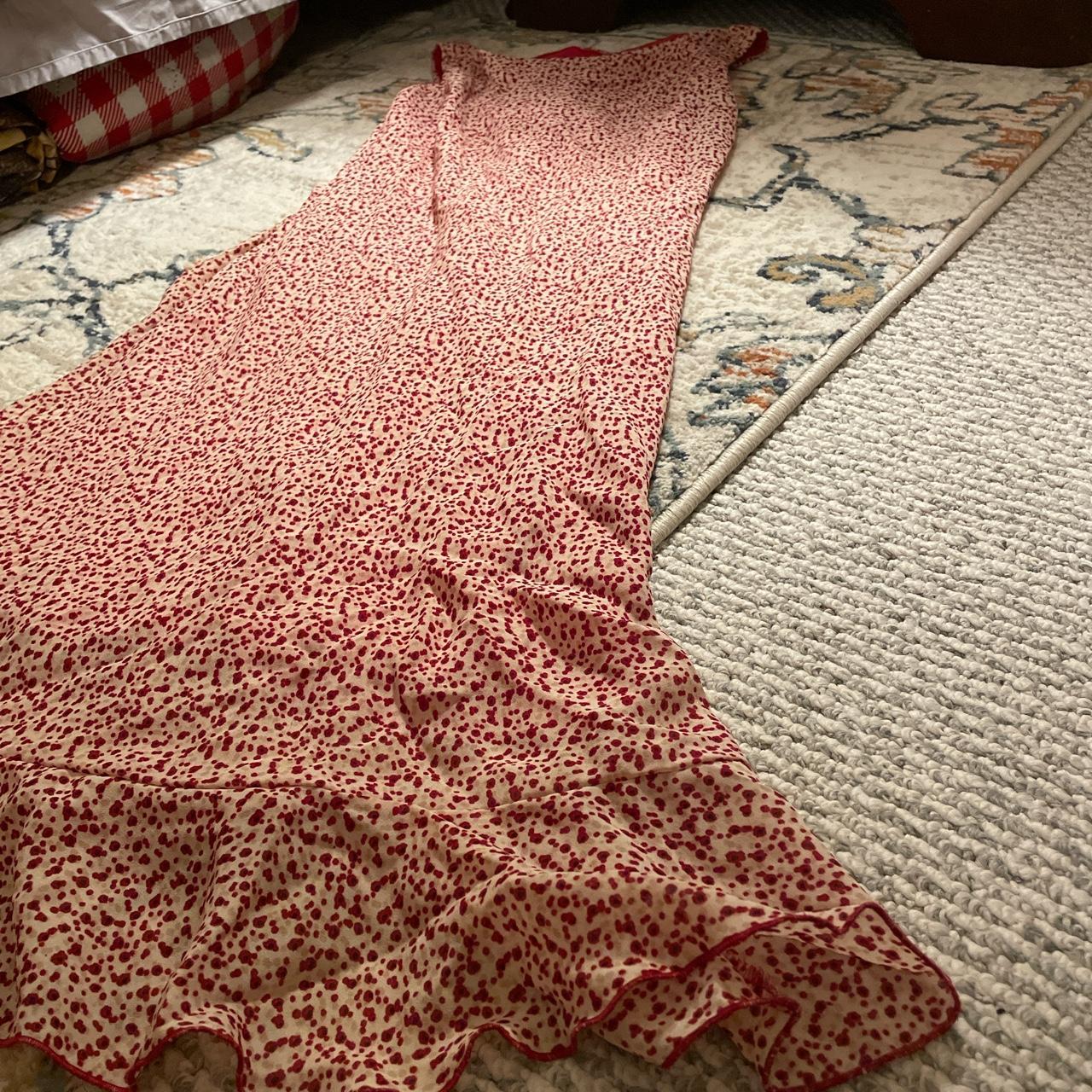 American Vintage Women's Red and Cream Dress Depop