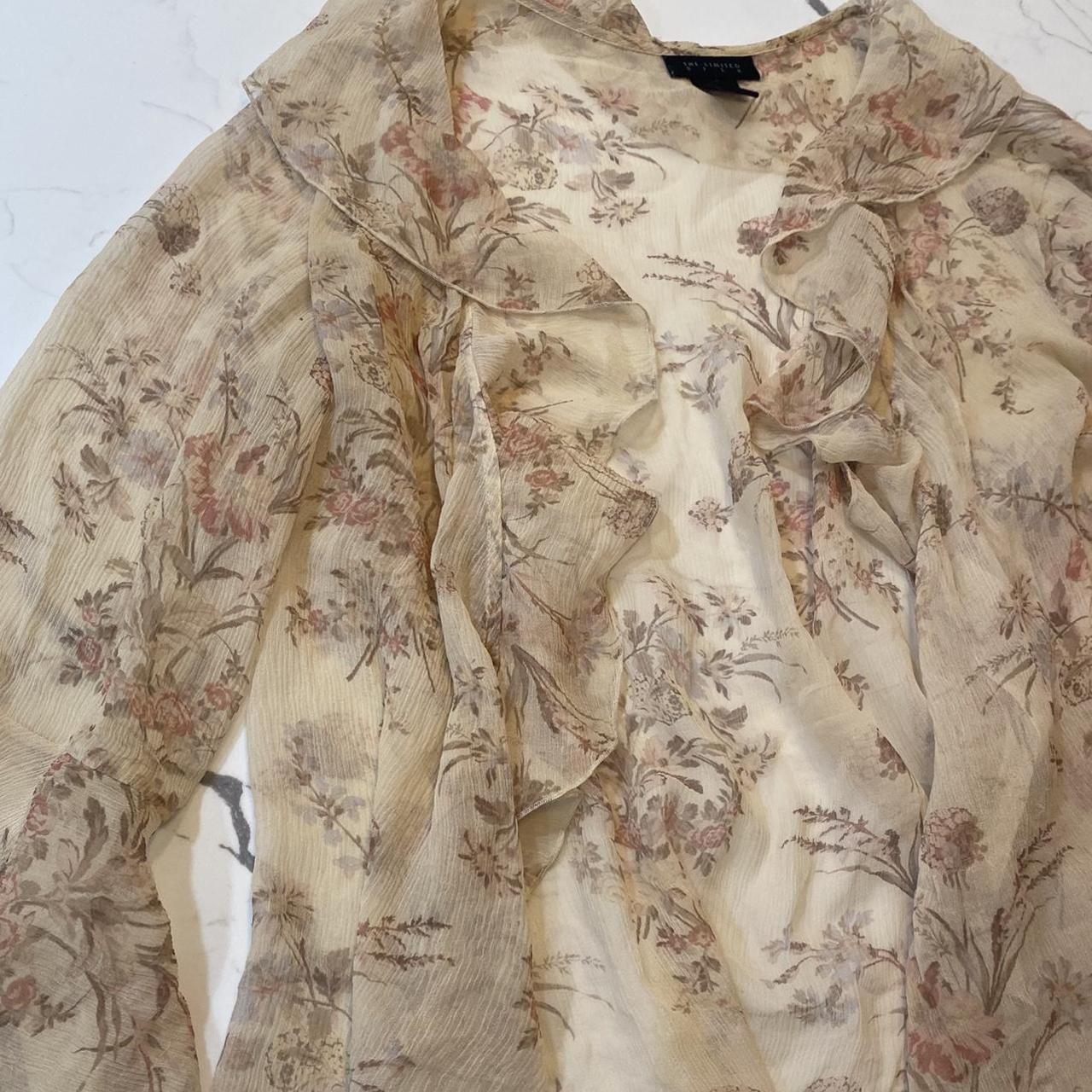 The Most Precious Vintage Silk Floral Flowy Top!... - Depop