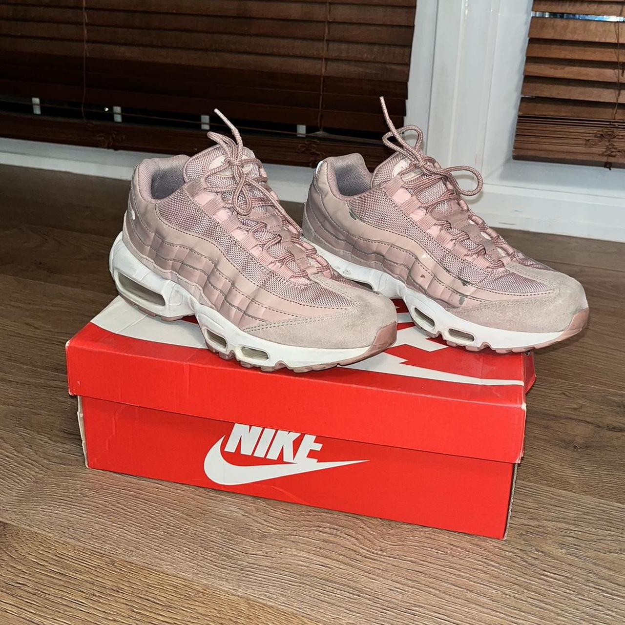 Women's air max 95 hotsell lx trainers particle pink