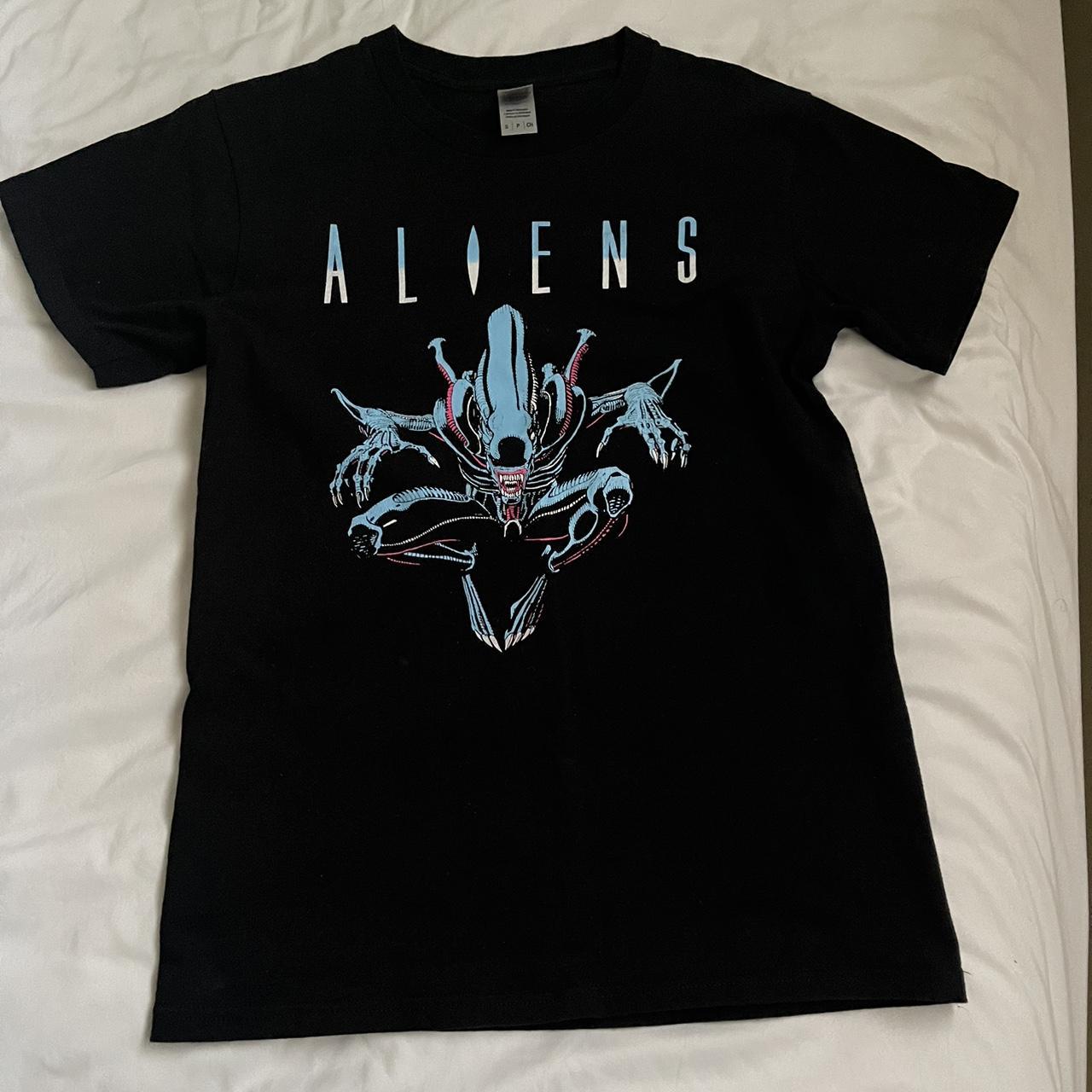 Aliens Xenomorph shirt by Espionagevr.com Worn free... - Depop