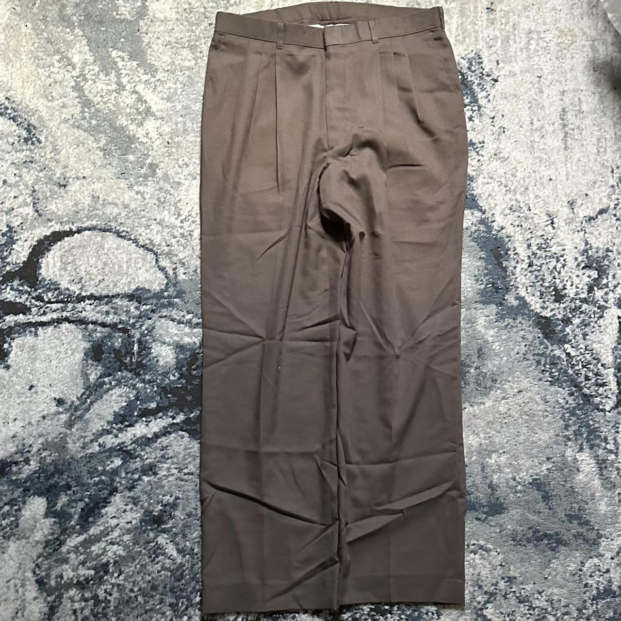 Haggar Pleated Trousers, W: 32, L: 29, LO: 9,