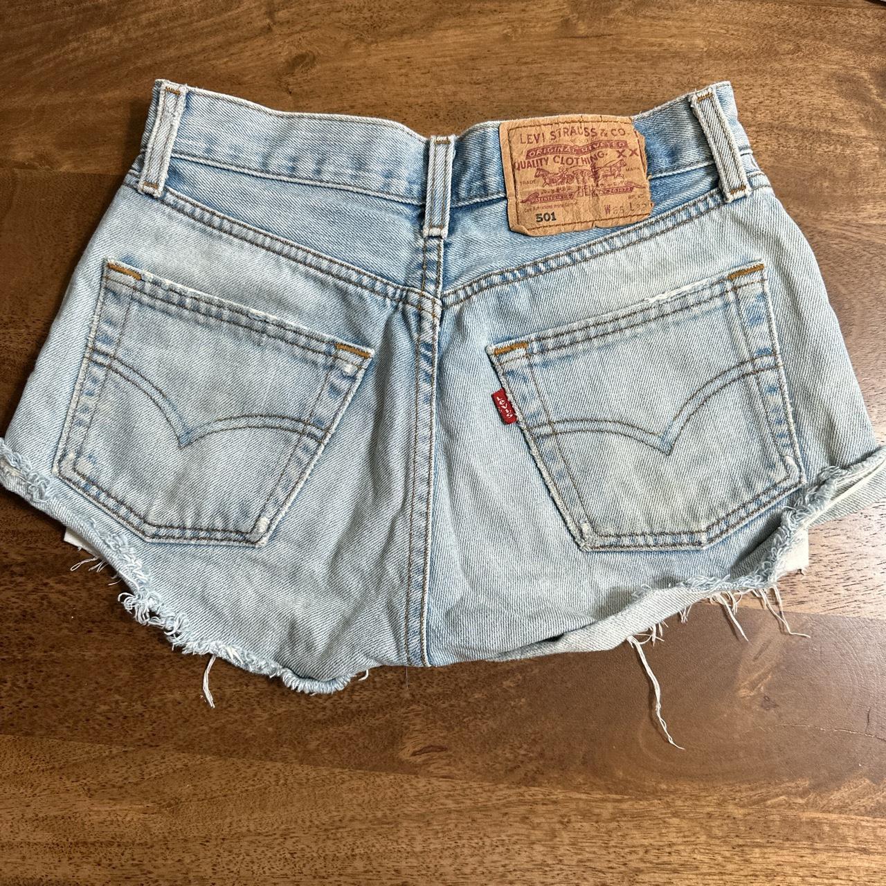 Light denim 2024 levi shorts