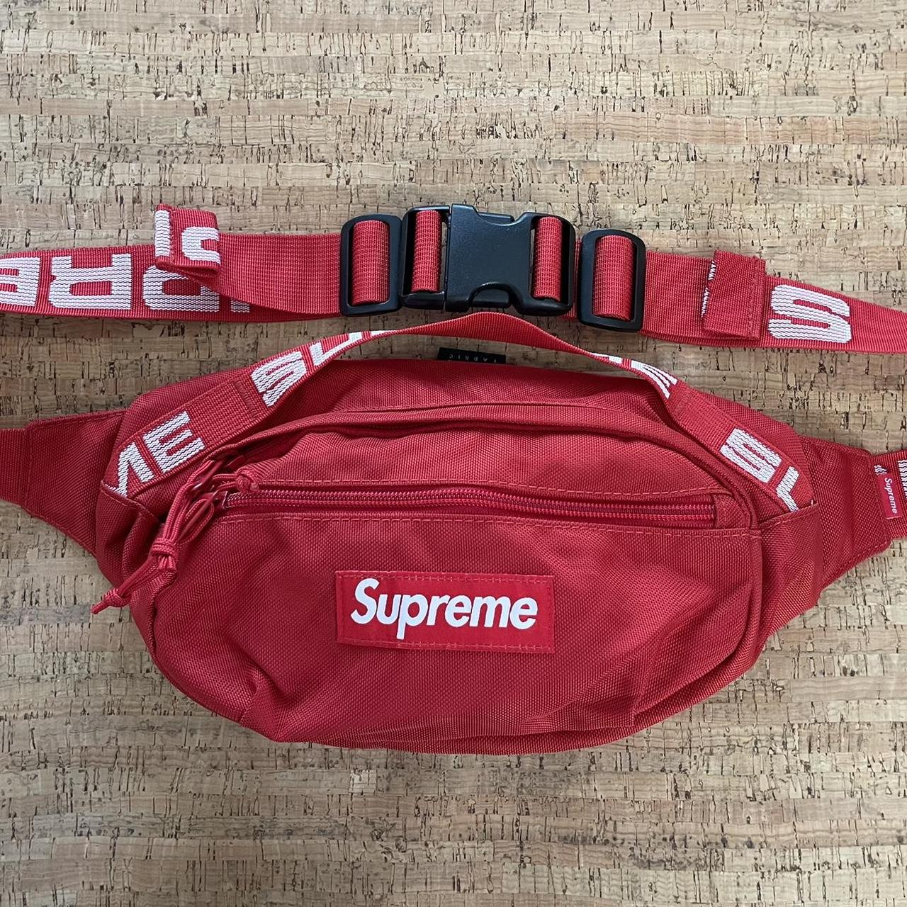 Fake ss18 supreme waist on sale bag