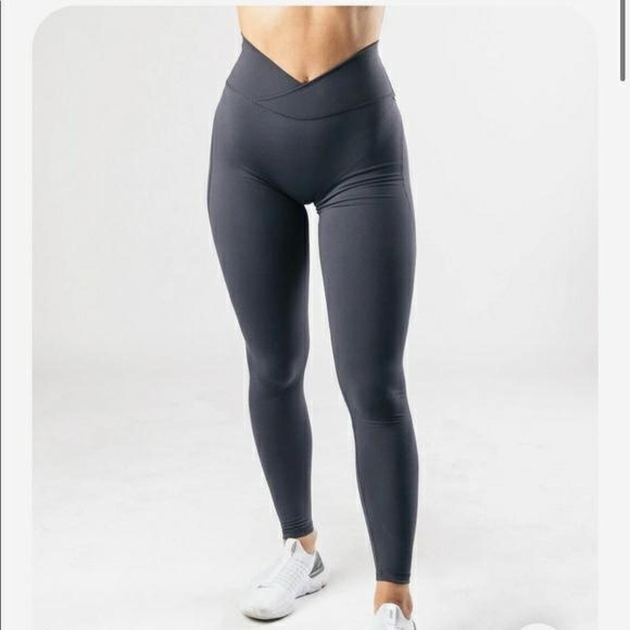 Alphalete surface path top leggings