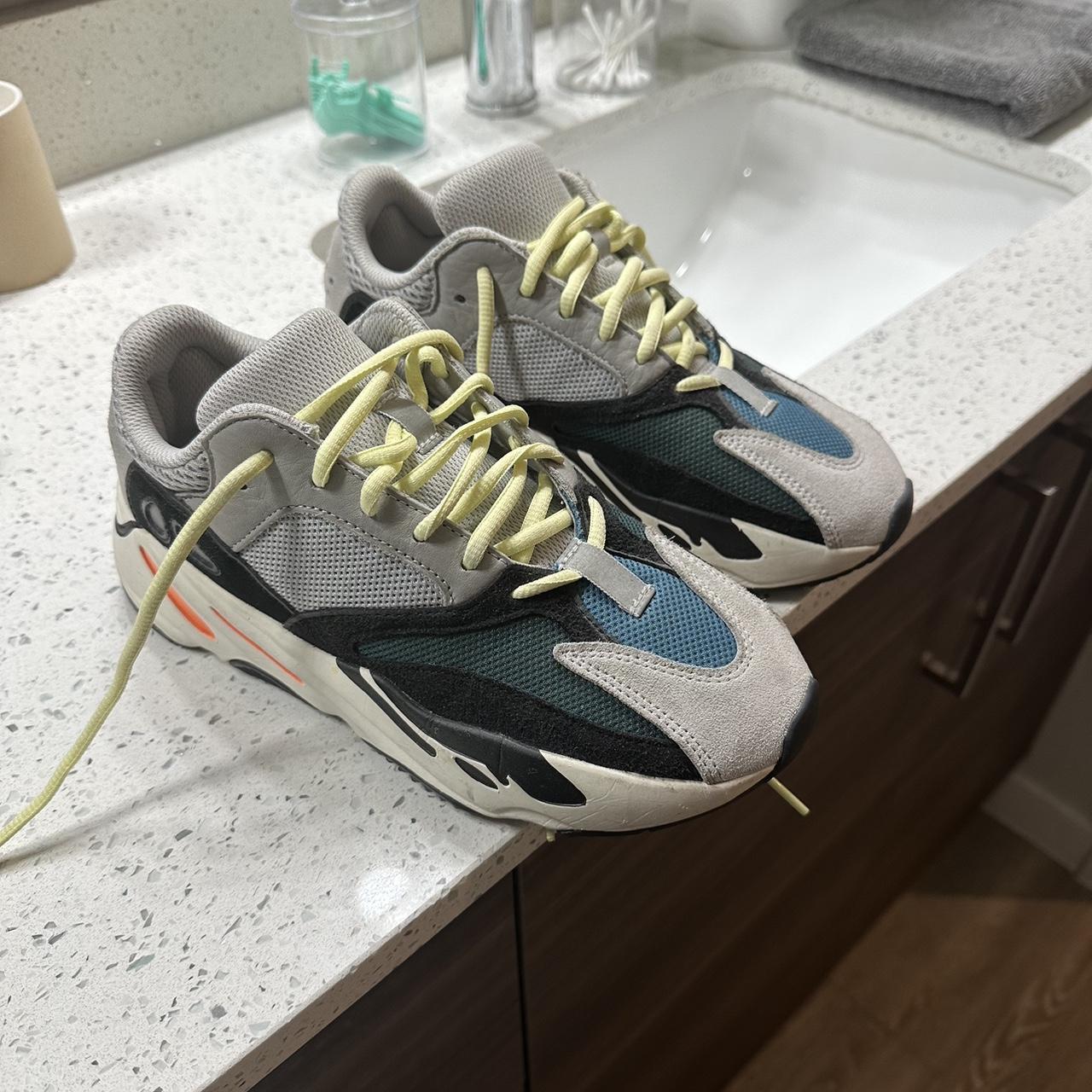 Depop hot sale yeezy 700