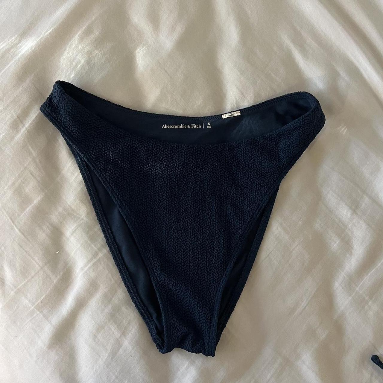 Abercrombie and Fitch bikini set! Im usually a 32A... - Depop