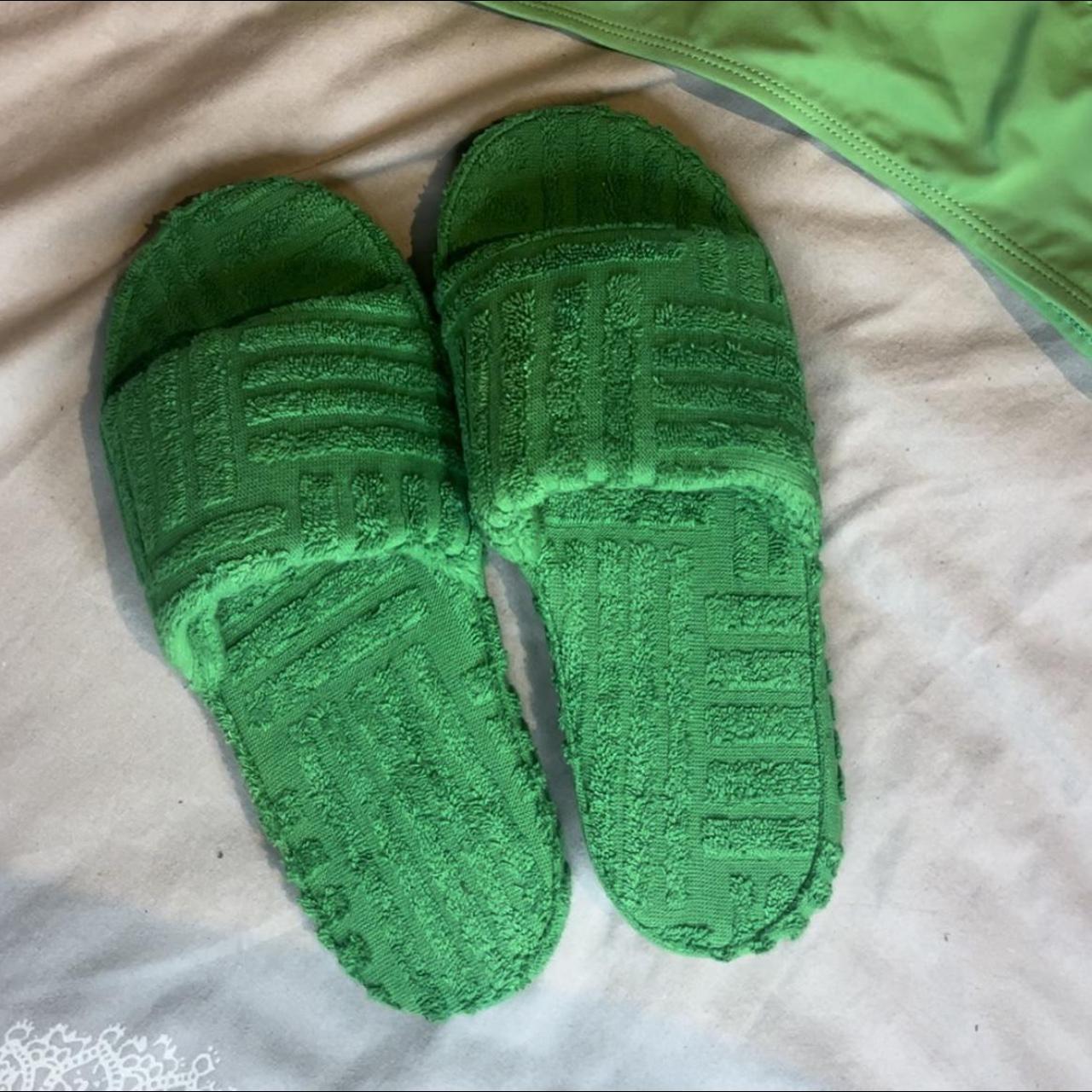 🇬🇧FREE POSTAGE🇬🇧 Green towel slides Size 4 never worn Depop