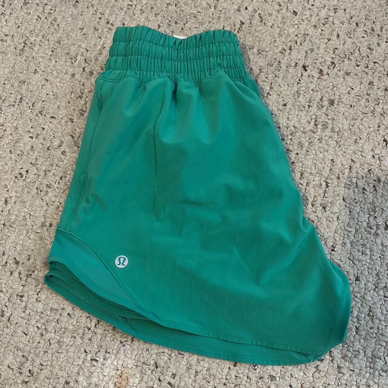 lululemon high waisted hotty hot size 4 NWOT kelly... - Depop