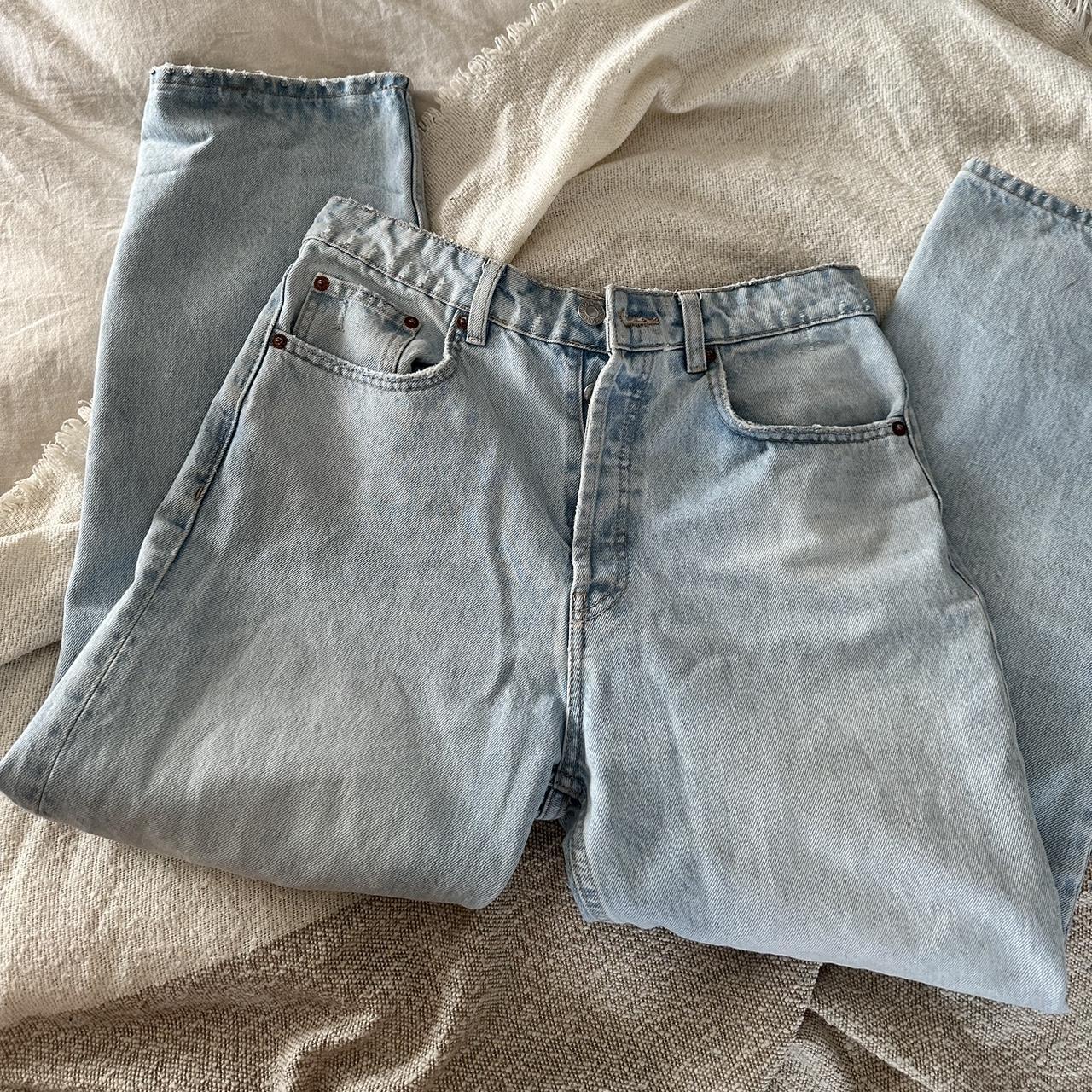 Zara jeans baggy on a size 68, comfortable... Depop