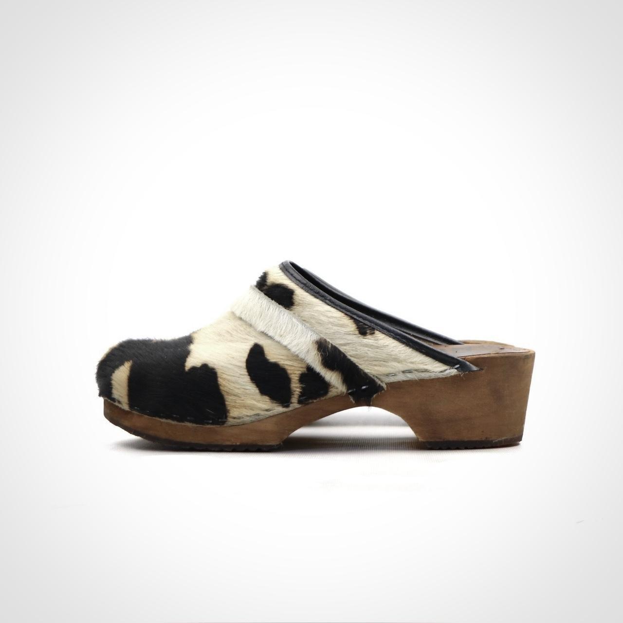 cowhide clogs