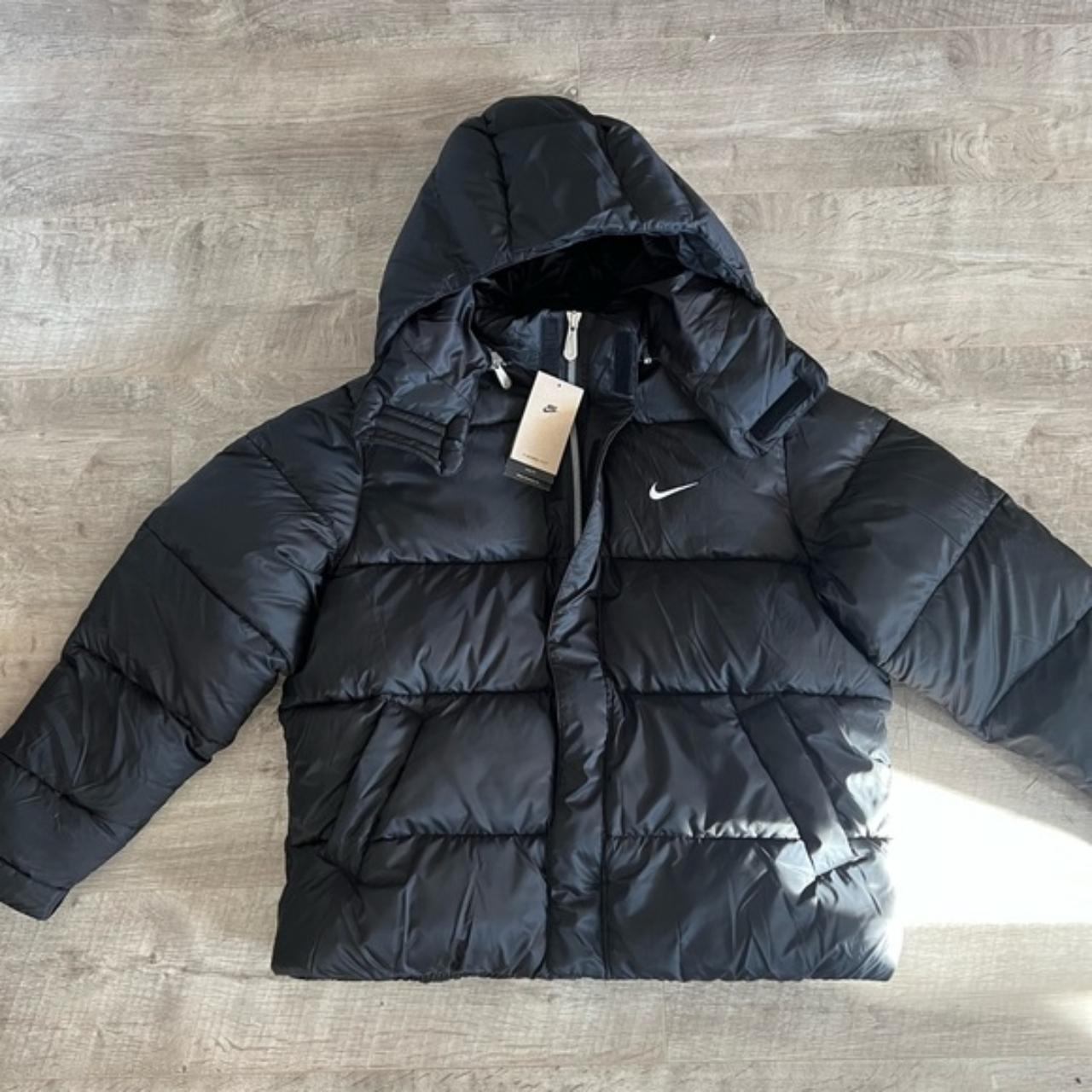 nike black therma jacket