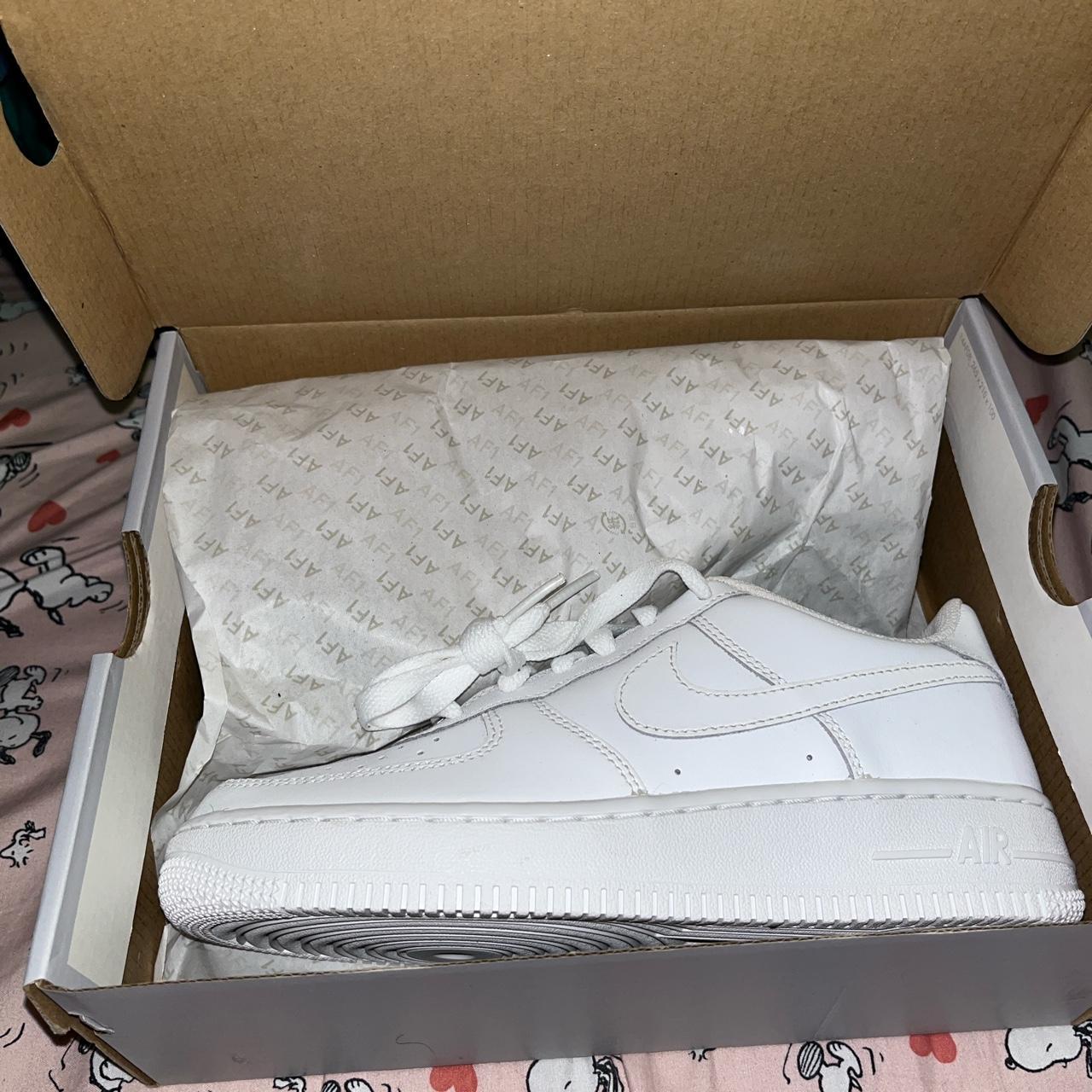 white forces size 5.5