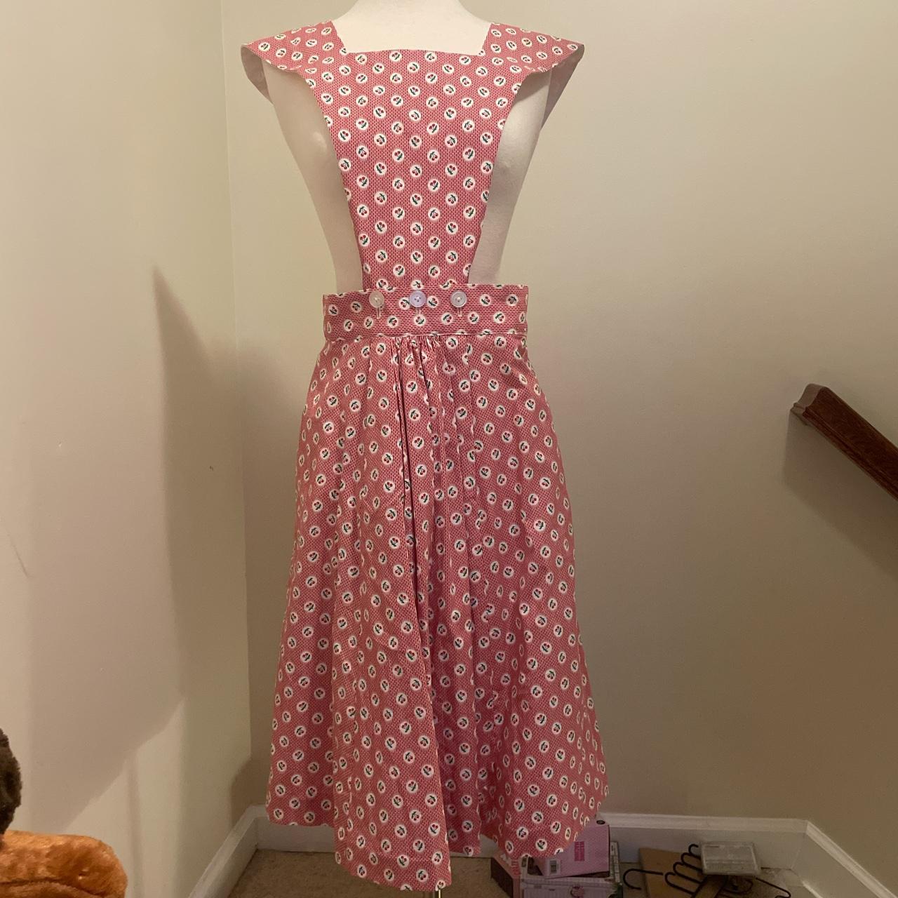 Vintage 1940s handmade cherry patterned pinafore...