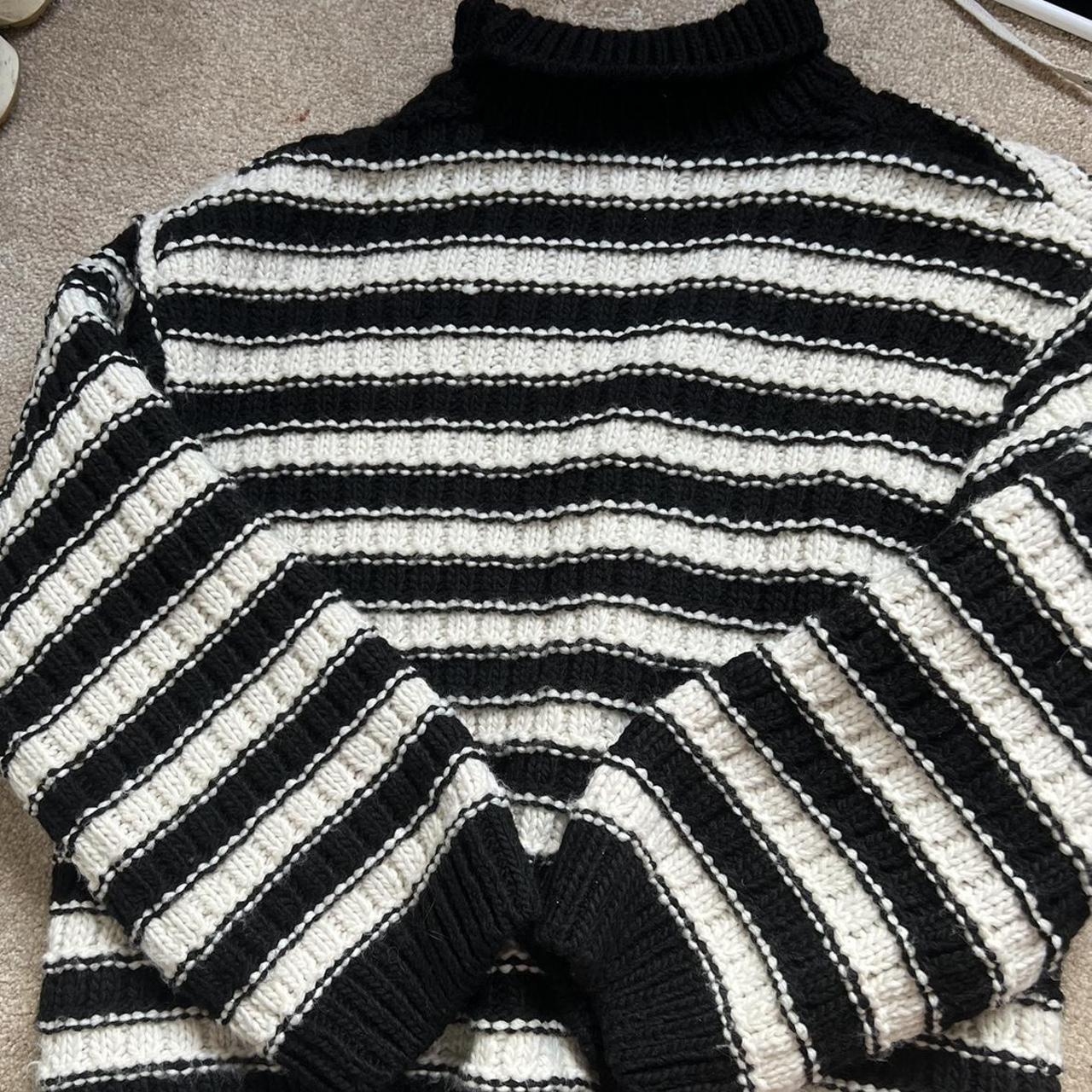 H&M knitted striped Kind of cropped but