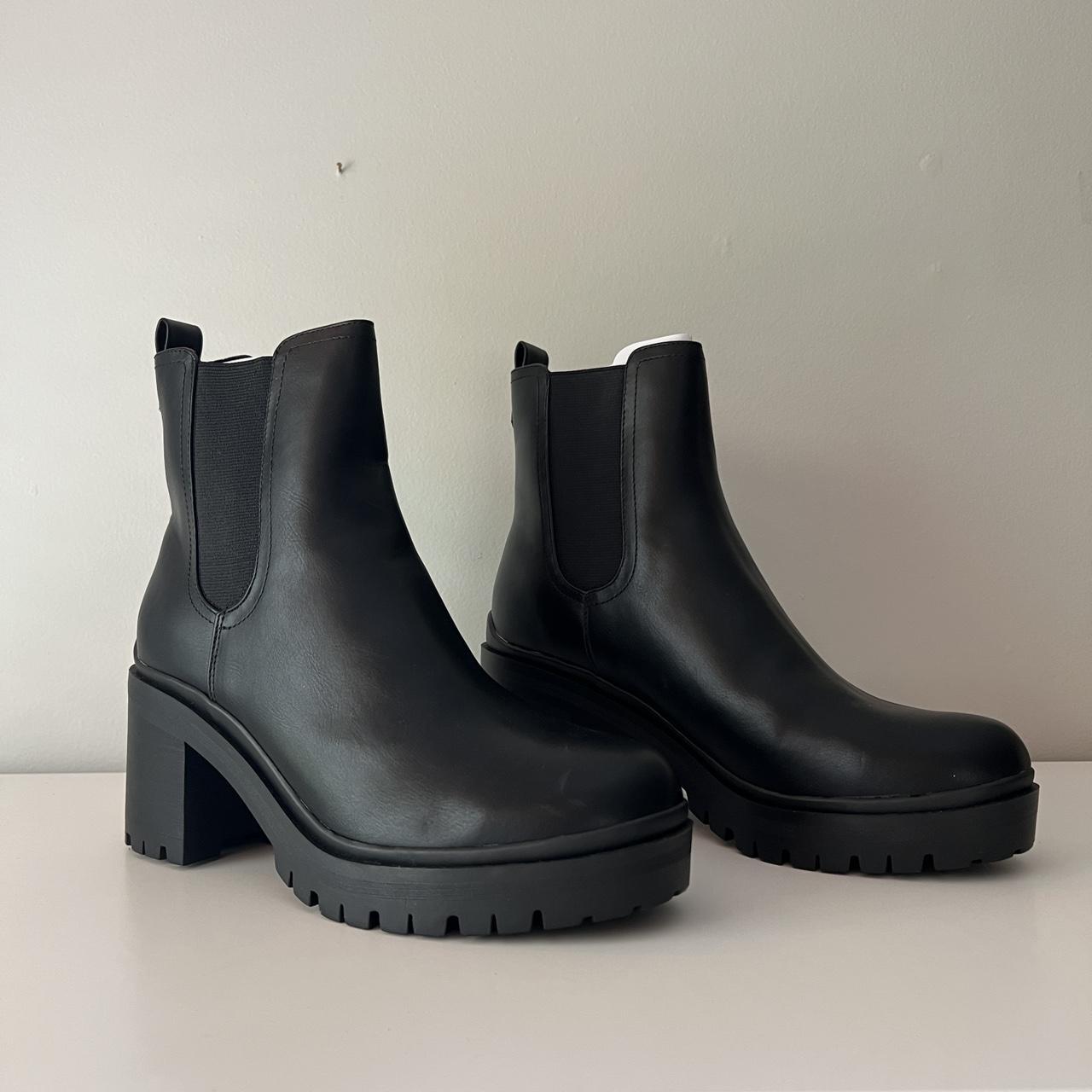 Nine West Quies Chelsea Boots US9. Leather boots