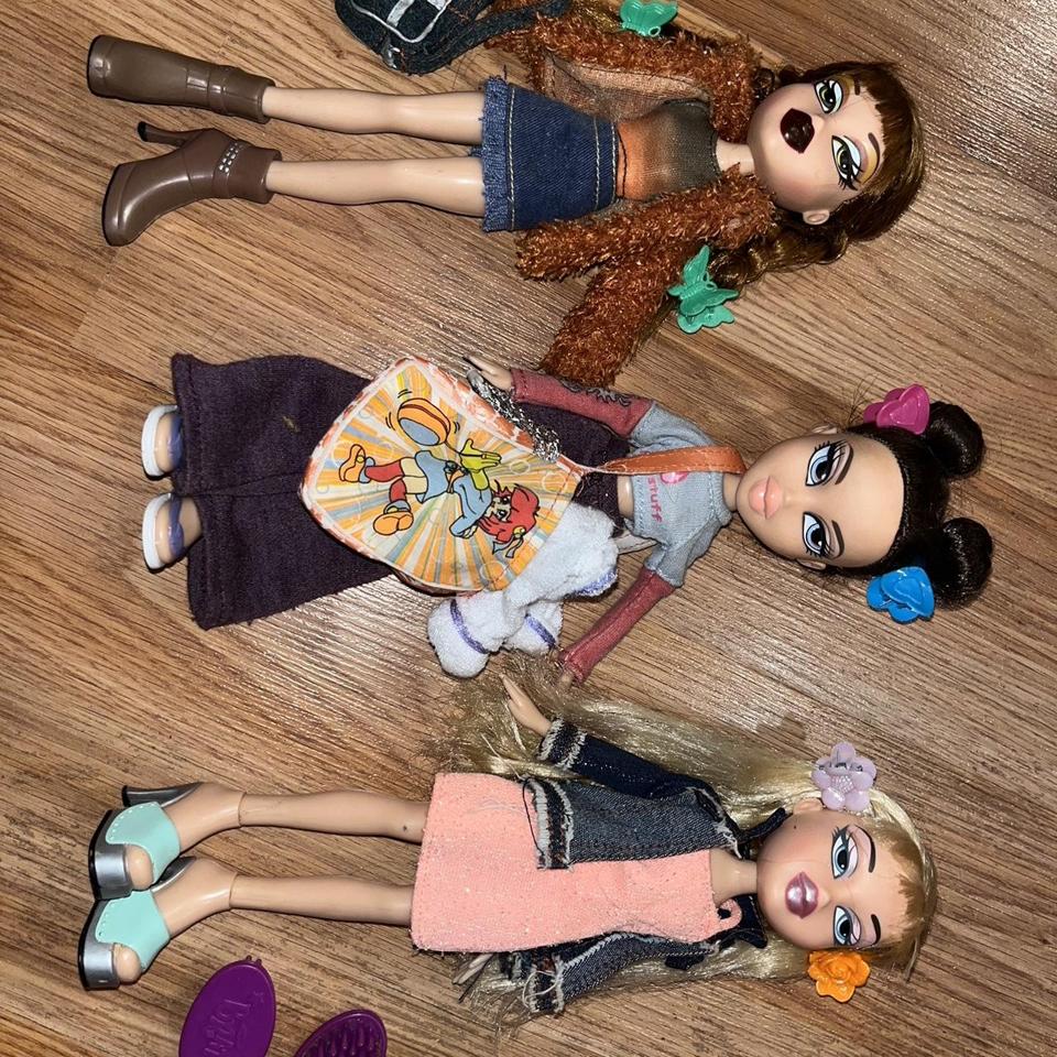 Bratz Dolls Lot and Accessories buy