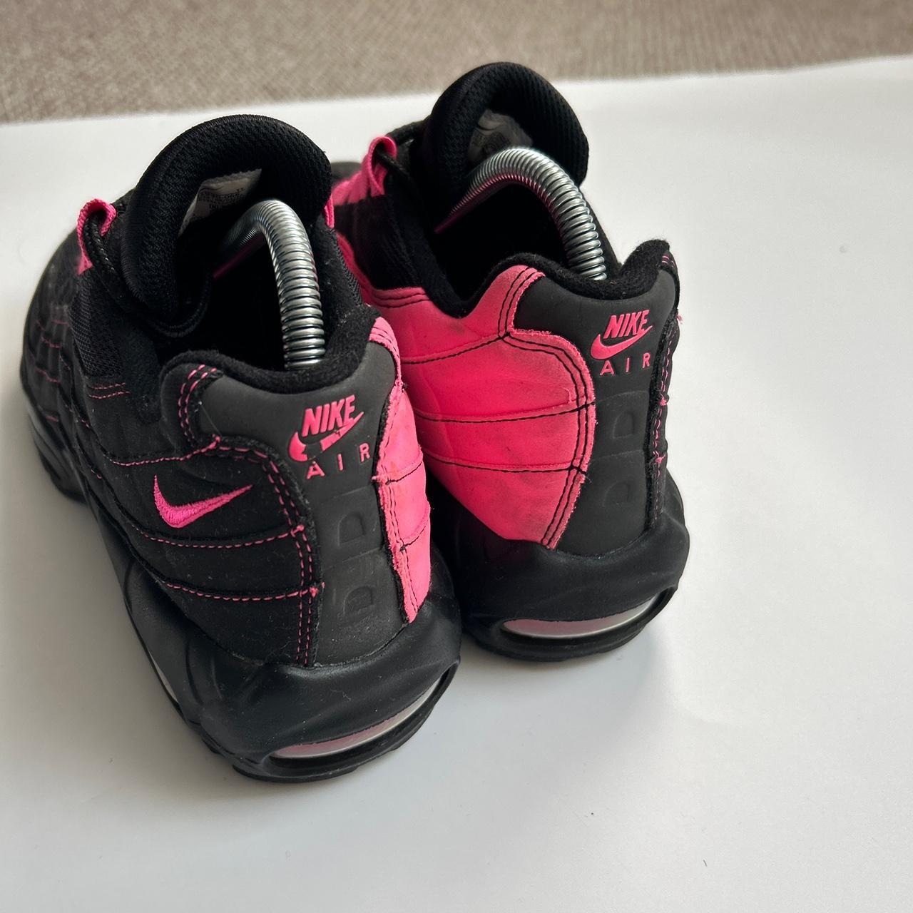 95s black and pink