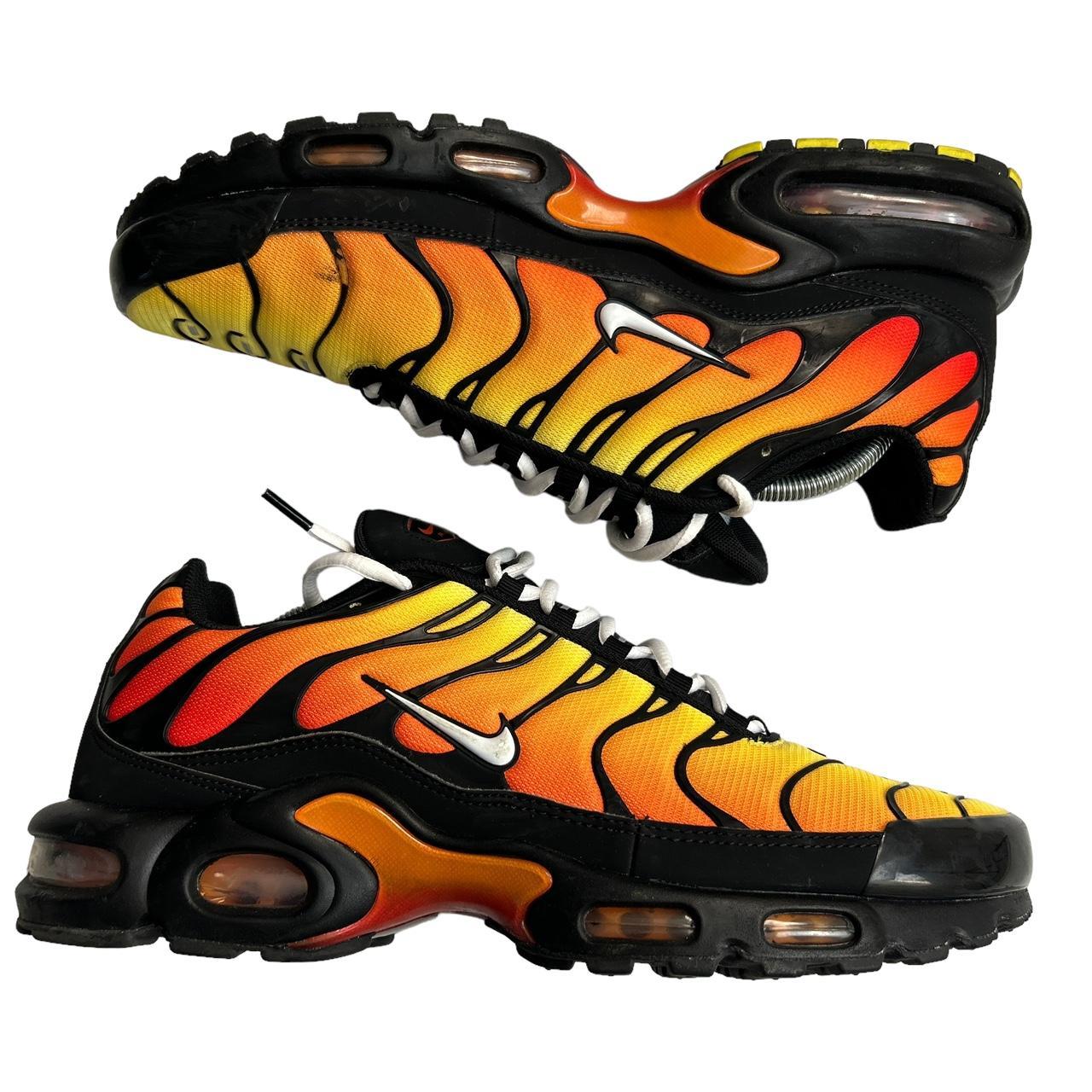 size 4 nike tn