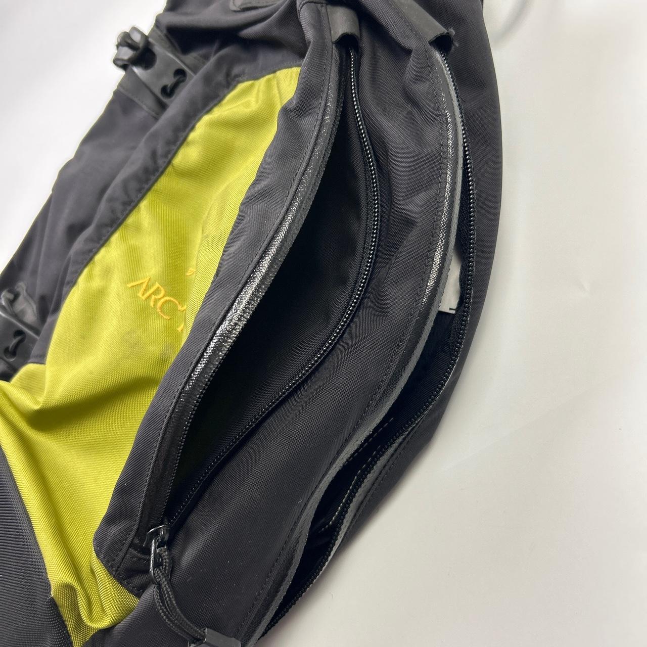 Arcteryx Quiver Vintage Crossbody Sling Bag Black/24k