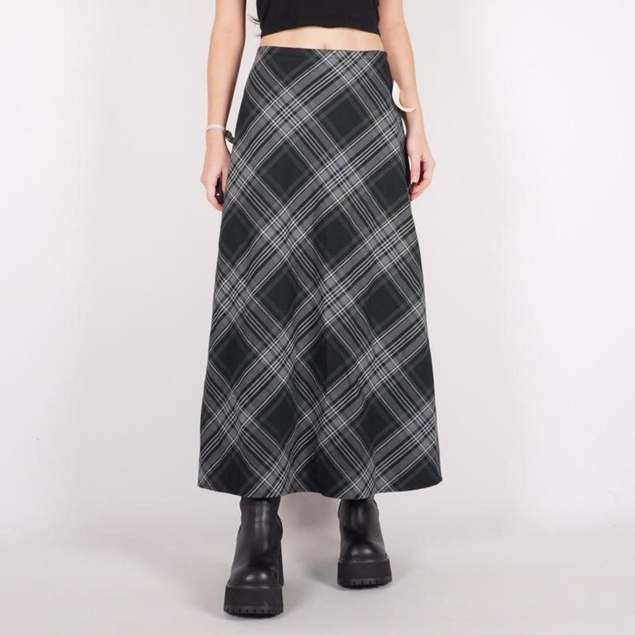 90s black green plaid maxi skirt Brand: croft &... - Depop