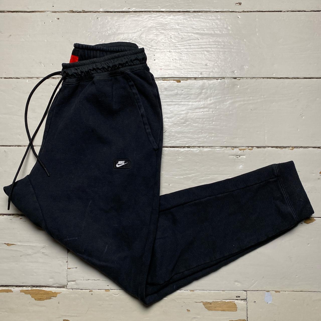 Nike box hot sale logo joggers