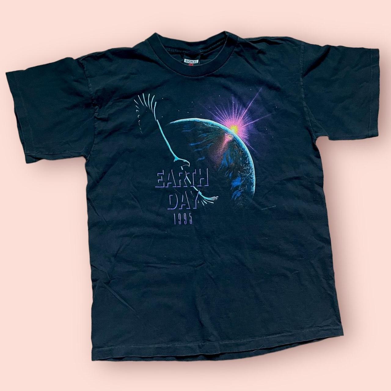 Bonnie Raitt Earth Day Tシャツ 1995 Vintage 1995 Celebrate Earth Day Wildlife Graphic T-Shirt