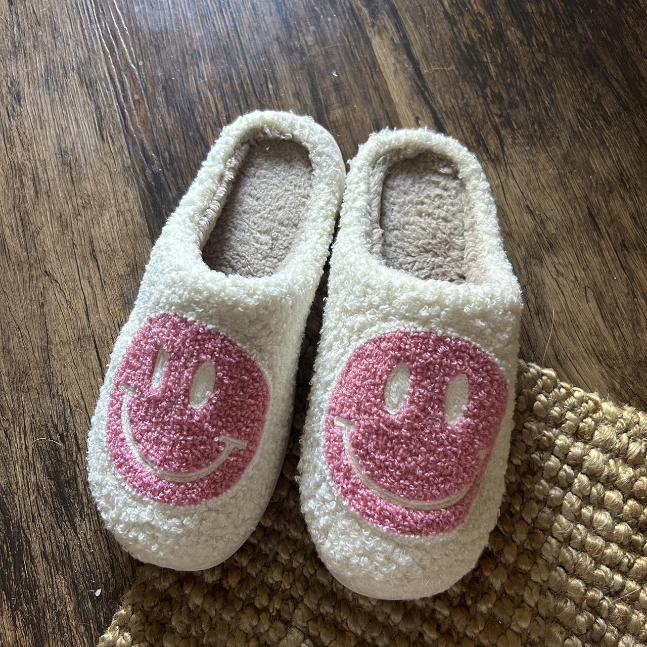 Pink and white smiley face slippers! Never worn. - Depop