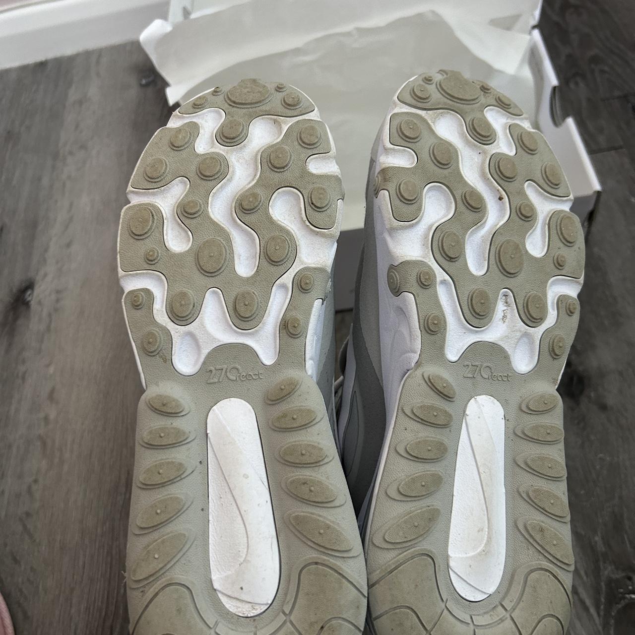 womens grey nike 270