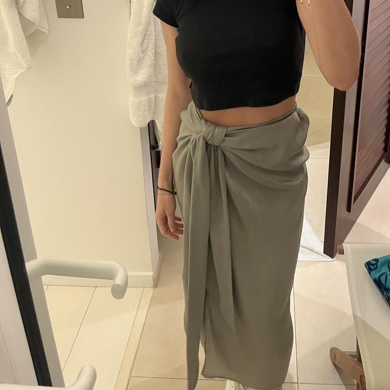 Zara Long Skirt (Maxi Skirt) Size XS Fits so... Depop