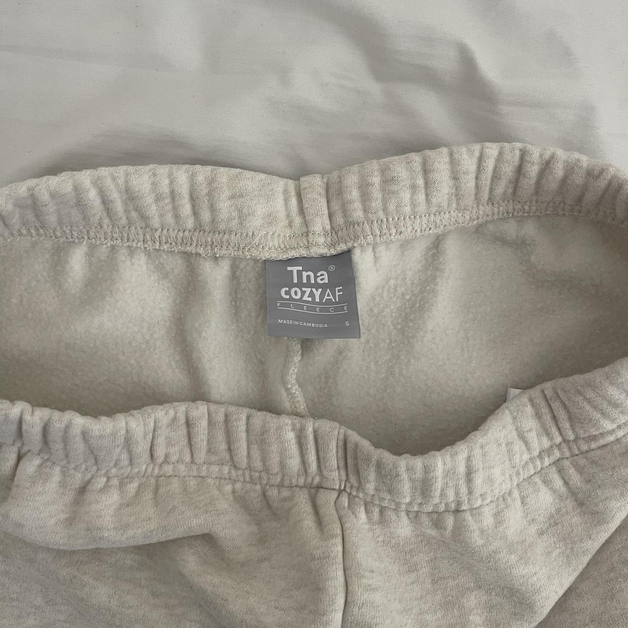 aritzia tna cozy fleece perfect shorts 3” in heather... - Depop