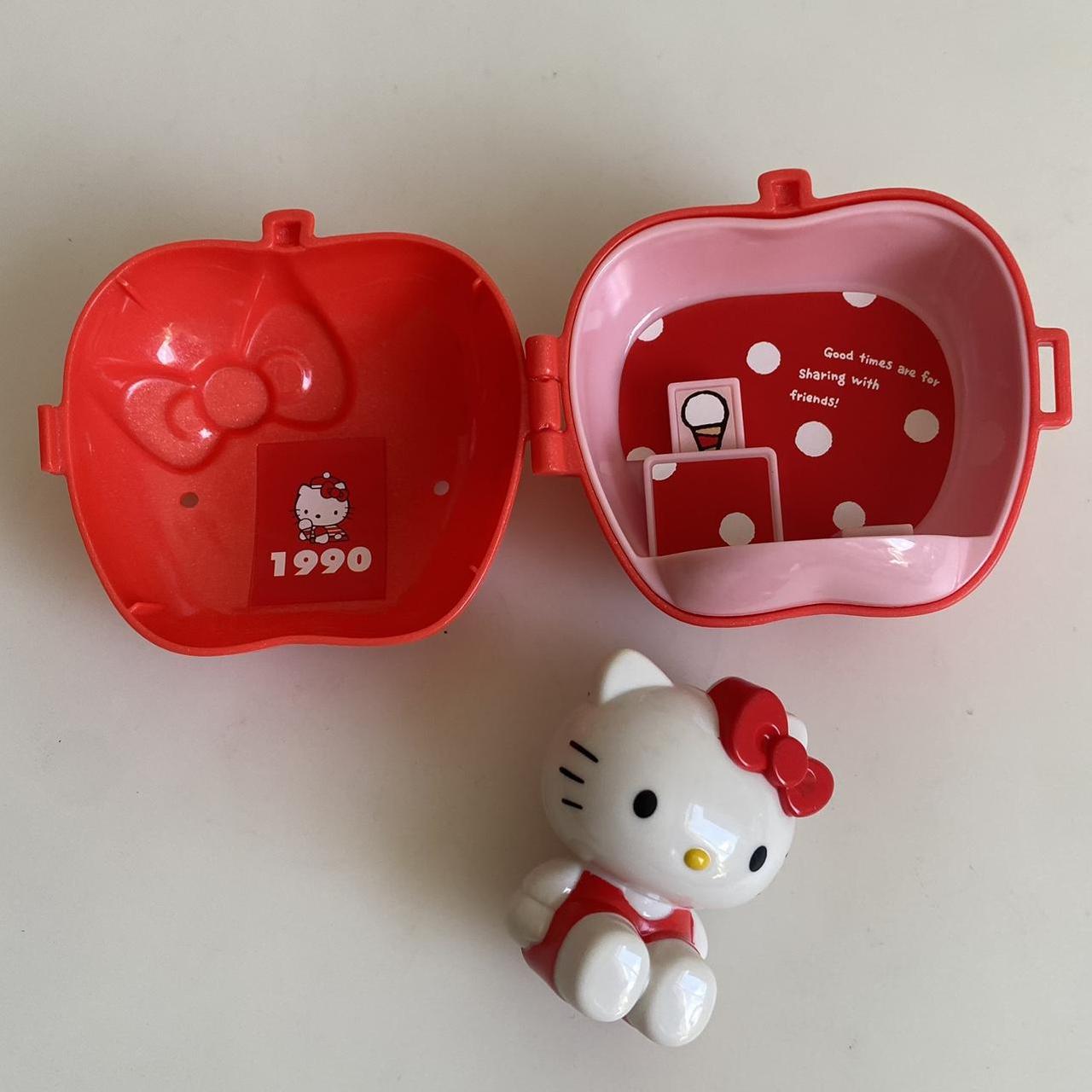 Hello Kitty in an apple Vintage from 2009 🩷Please | Depop