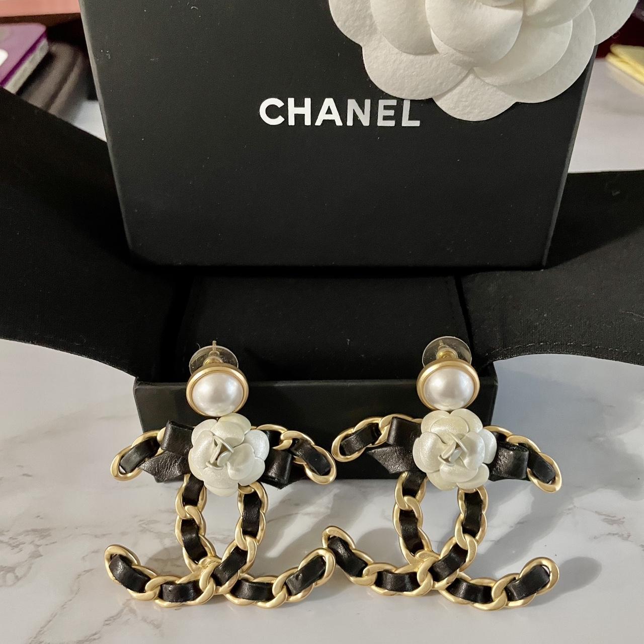 chanel earrings #chanel  Chanel earrings cc, Vintage chanel