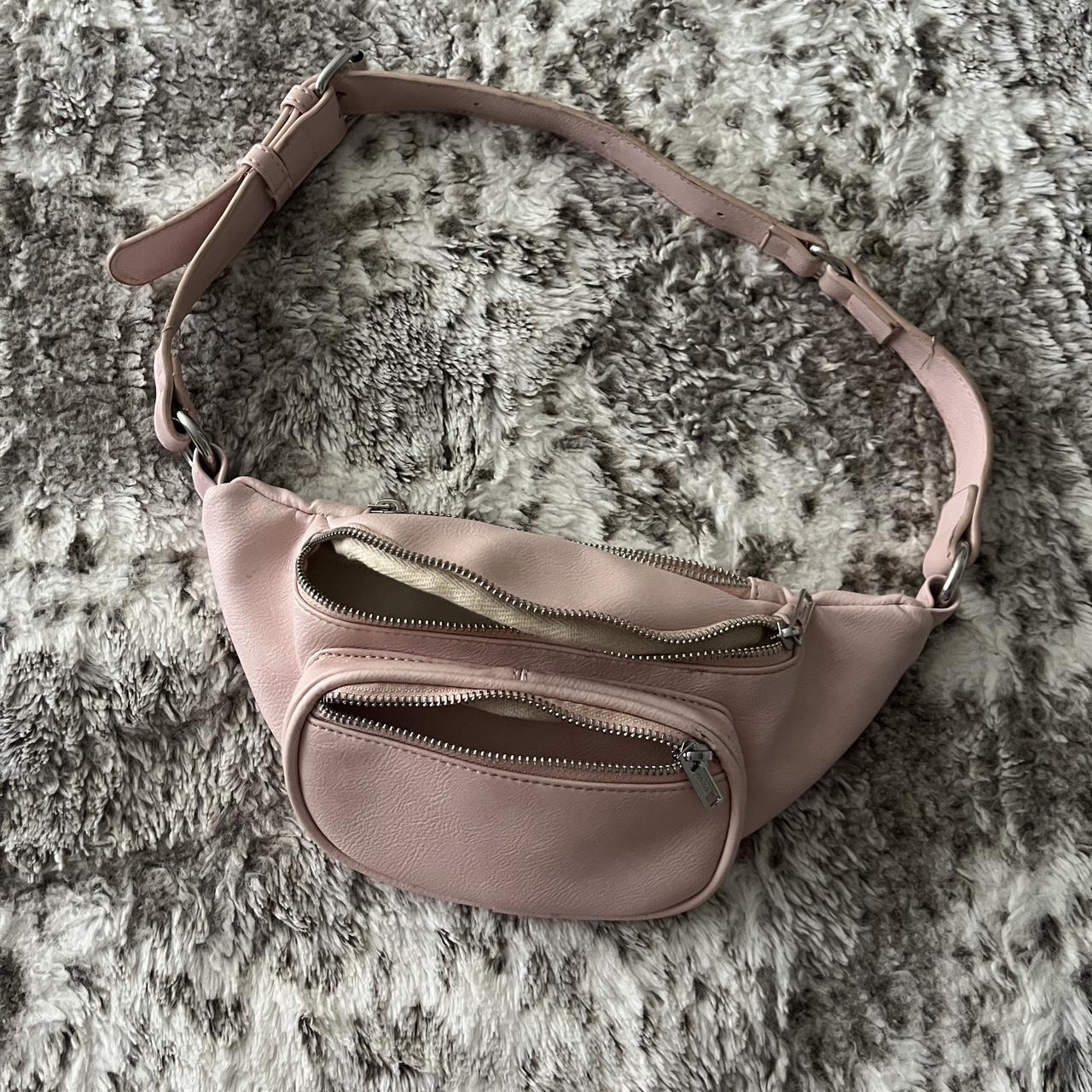 Brandy melville fanny shop pack with chain