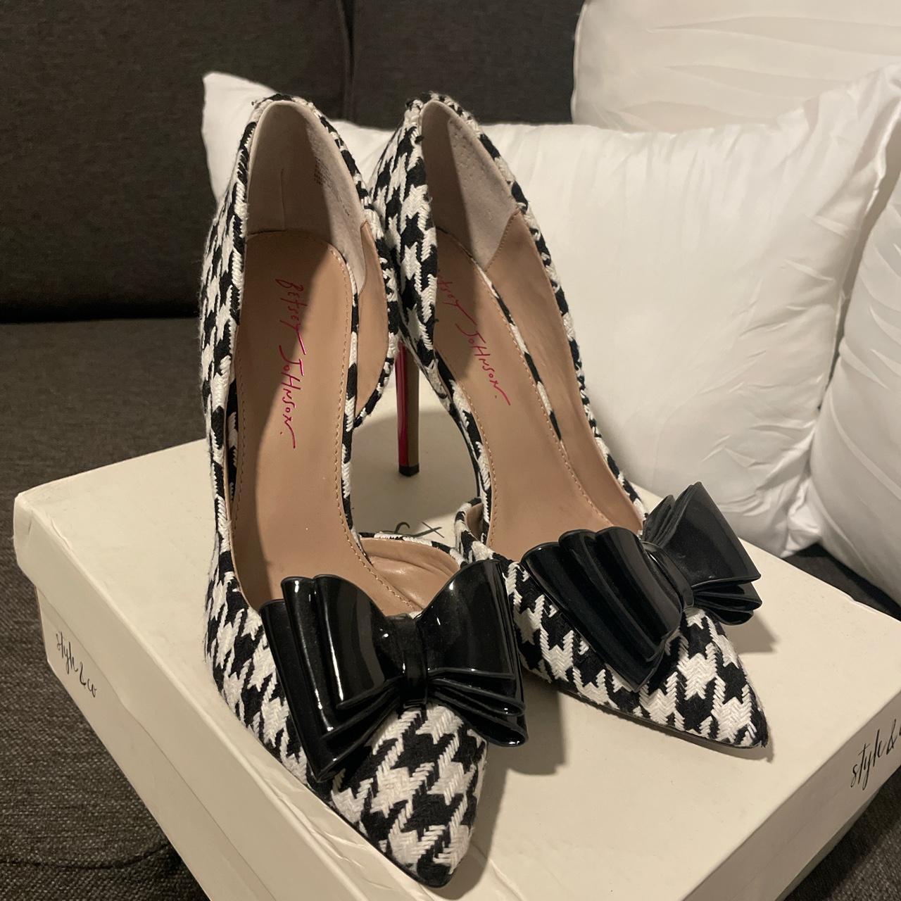 Betsey Johnson black and white houndstooth pump with... - Depop
