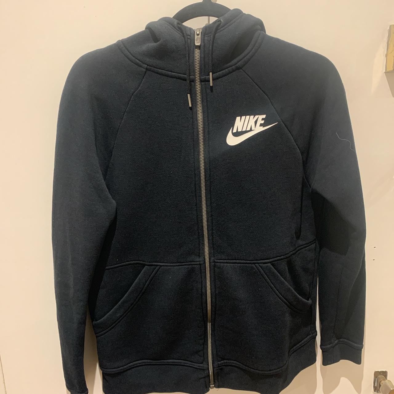 Nike Women's Hoodie | Depop