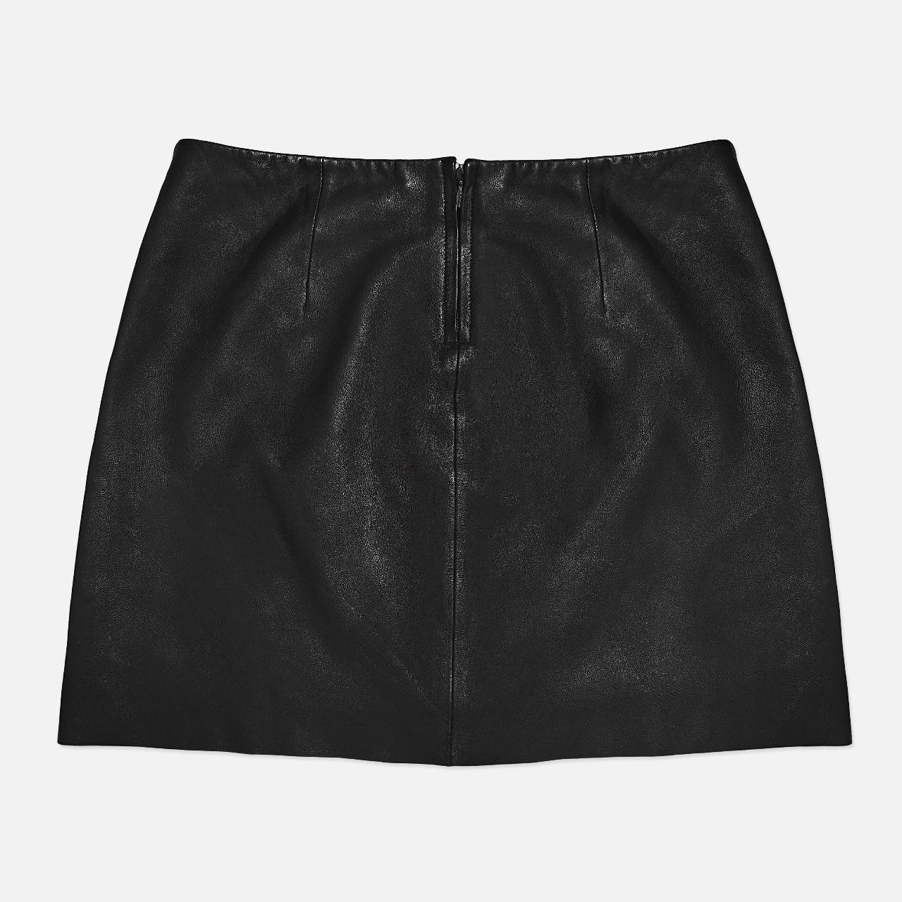 Guess Women's Black Skirt | Depop