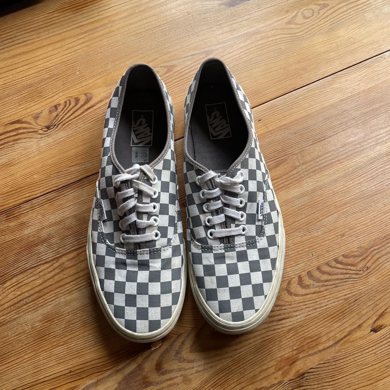 Checkered grey vans hotsell