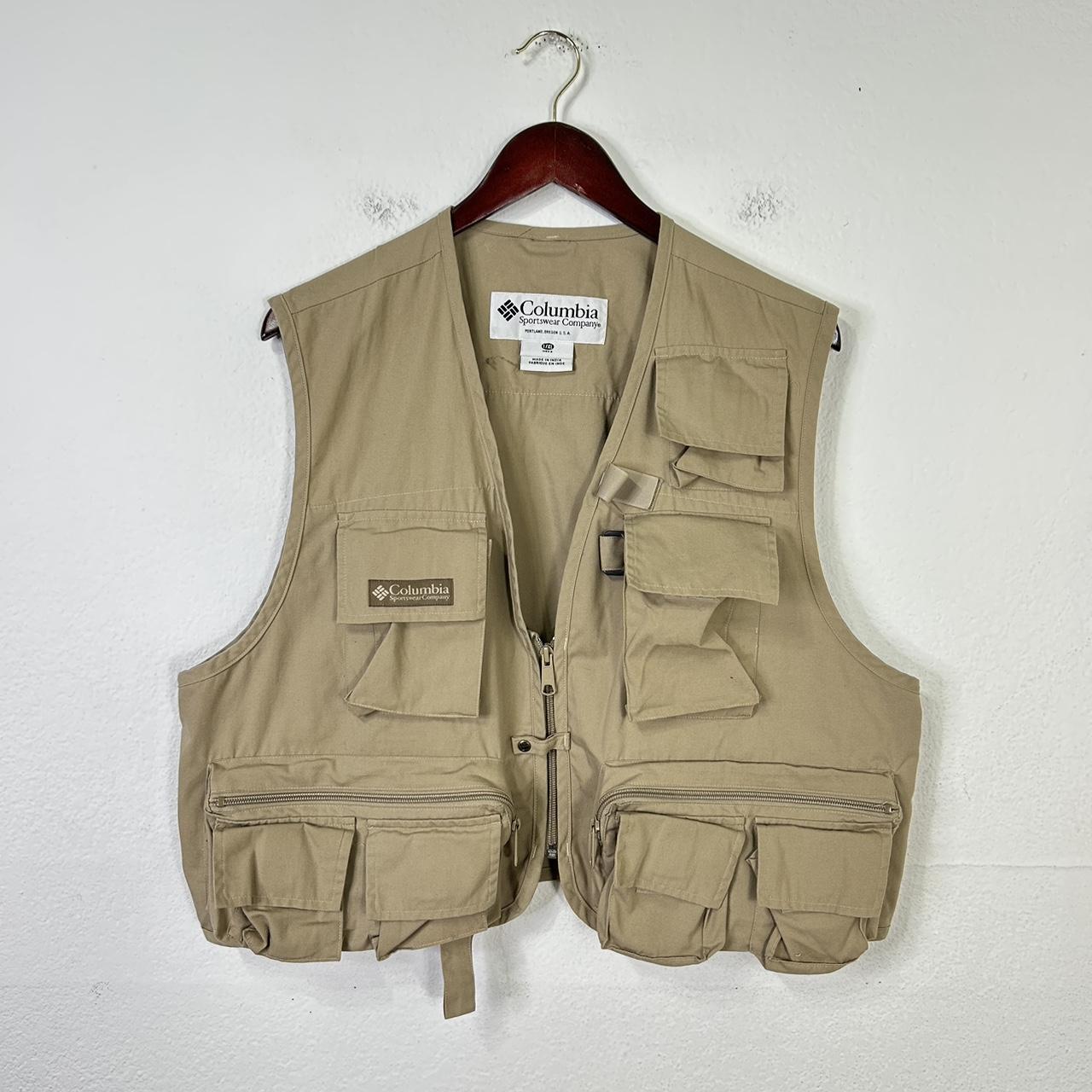 Columbia fishing vest. MEASUREMENTS chest(pit to - Depop