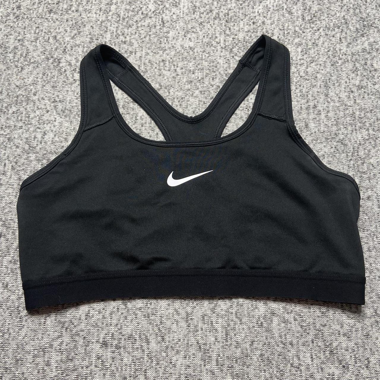 Nike Women's Black and White Bra | Depop