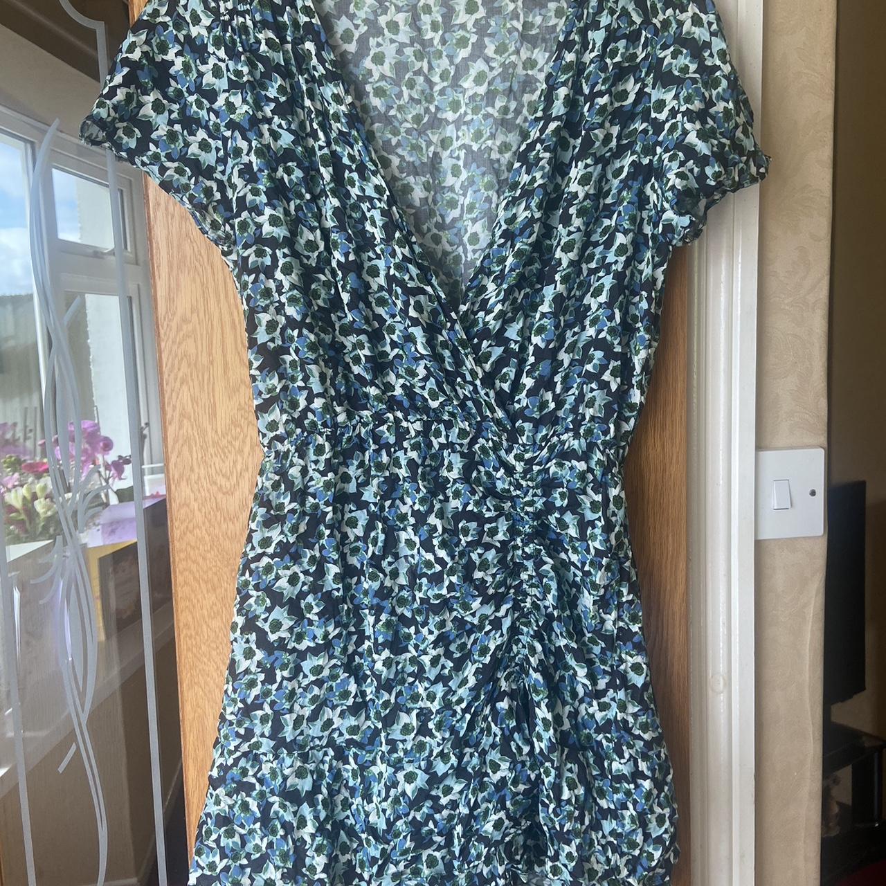 Floral Zara dress Super cute for summer, v neck and... - Depop