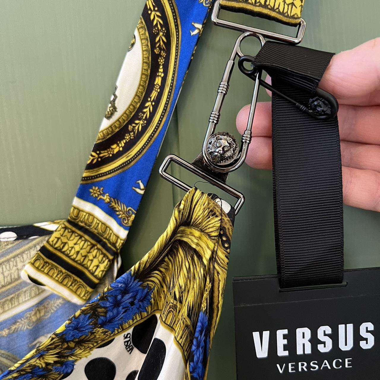 プリント柄★ロゴ★ミニワンピース★ VERSACE Logo embellished miniskirt in black - Versace | Mytheresa