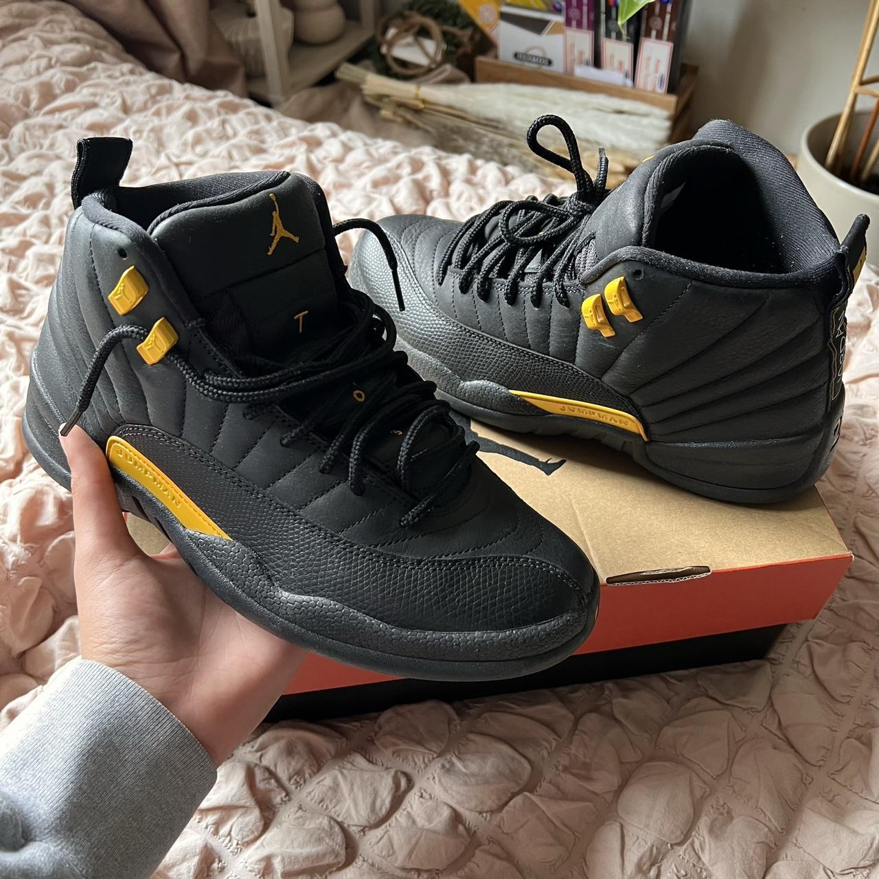 JORDAN 12 BLACK TAXI SIZE 7 9/10 CONDITION worn a... - Depop