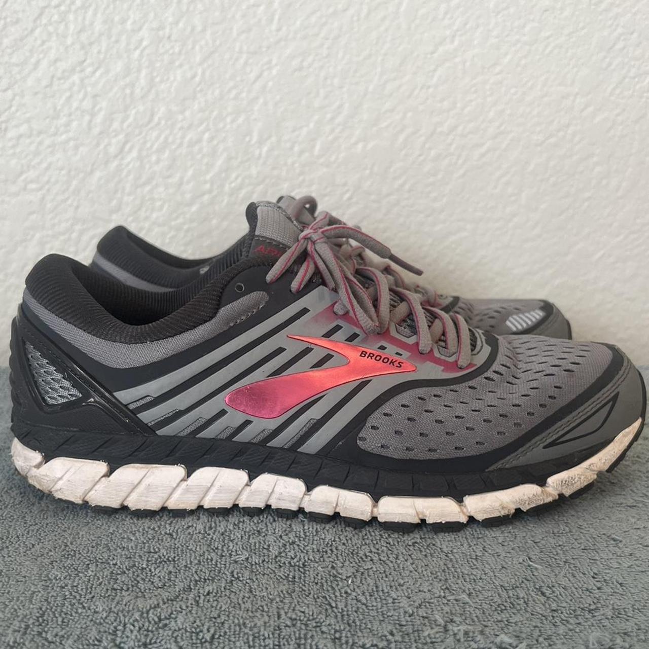 Womens brooks cheap ariel 18