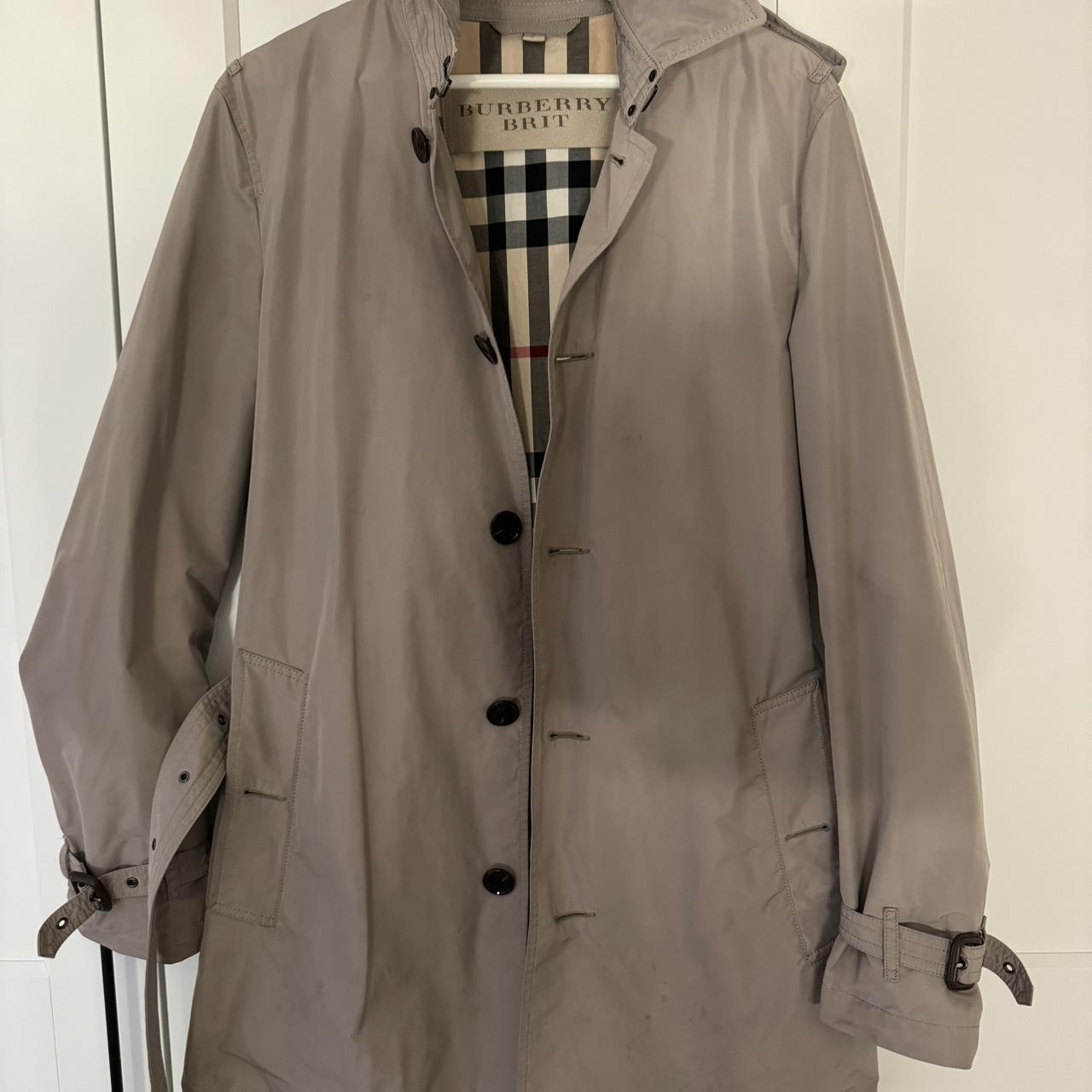 Burberry Men s Mac Size Small