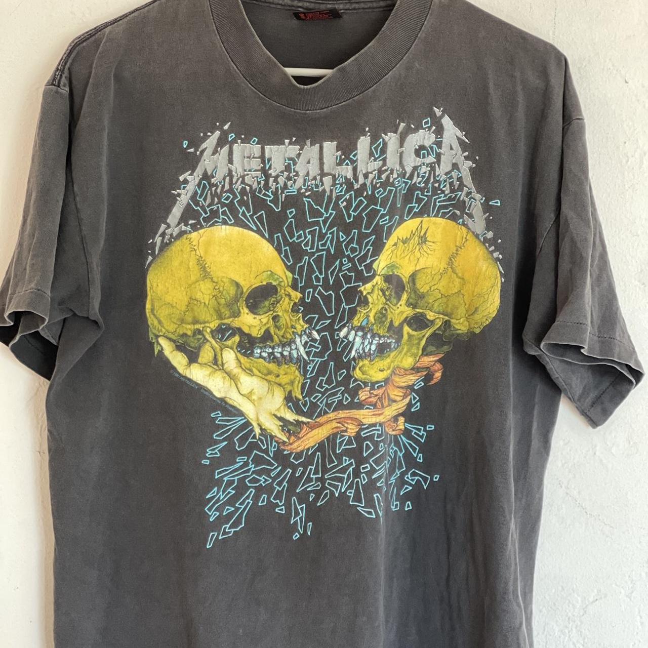 1991 #vintagemetallicashirt #pushead design 2 skulls... - Depop