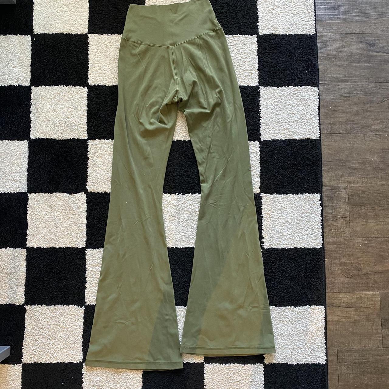 Aerie Women's Green Leggings Depop