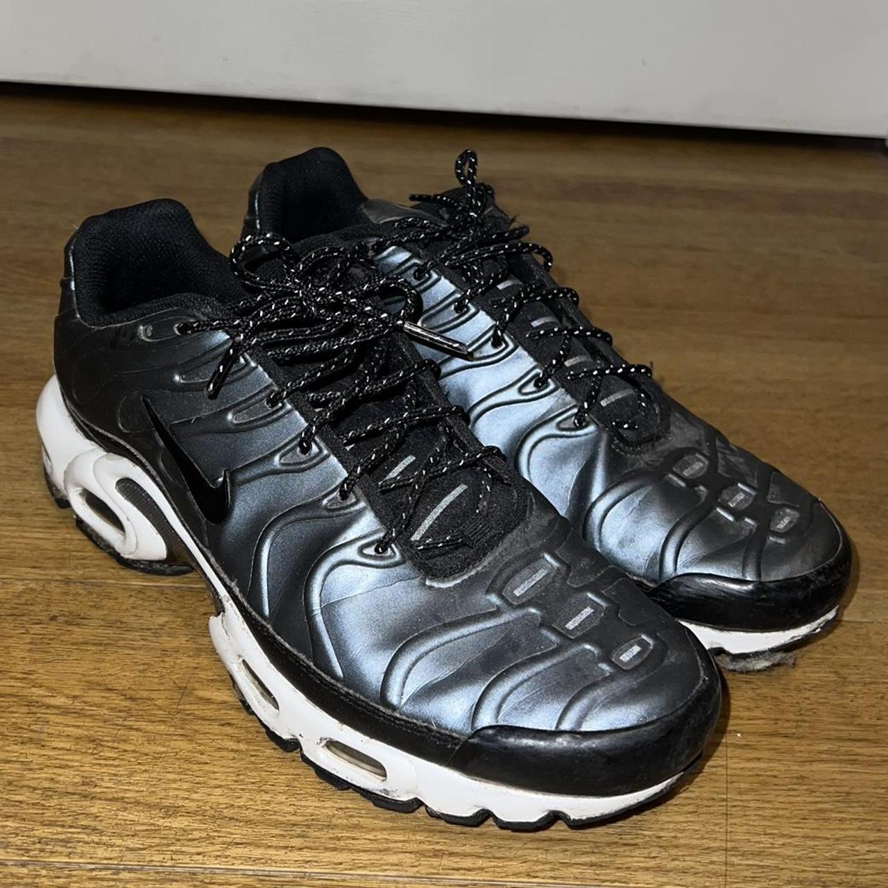 mens grey nike tns
