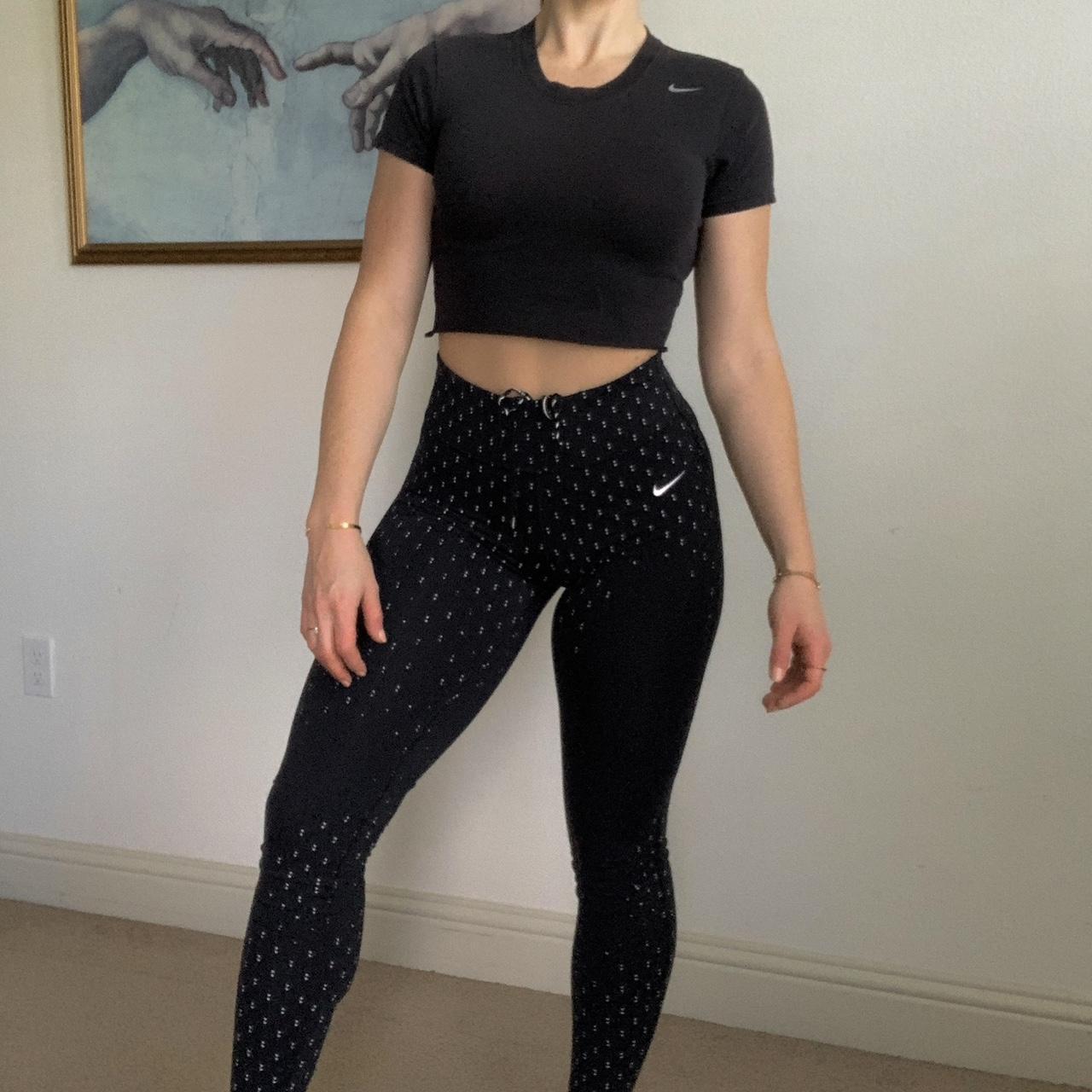 cropped fitness nike